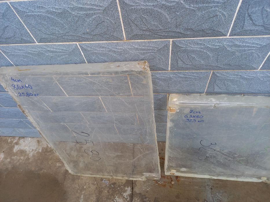 Оргстекло толшиной от3,5см до 8см. 200.000 СУМ за КГ