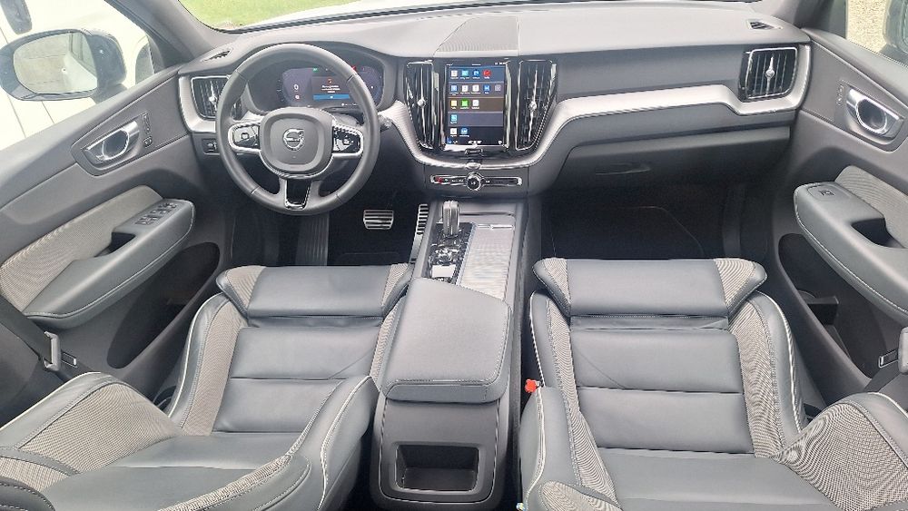 Volvo XC 60 R-Design Facelift mod.2022  2.0d 197CP 25990€