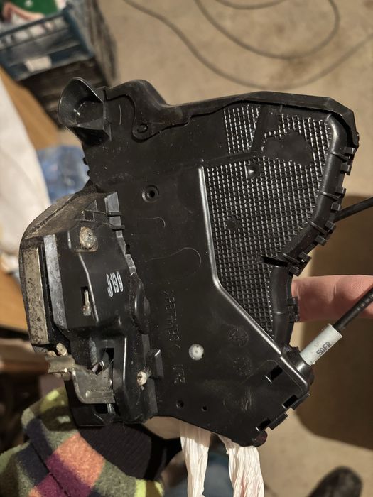 Механизм двери камри 45