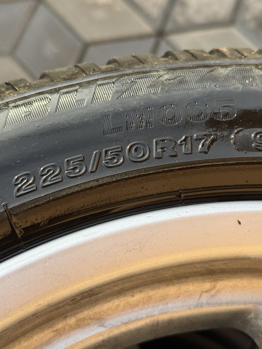 Jante aliaj Audi R17 plus cauciucuri de iarna bridgestone Bc