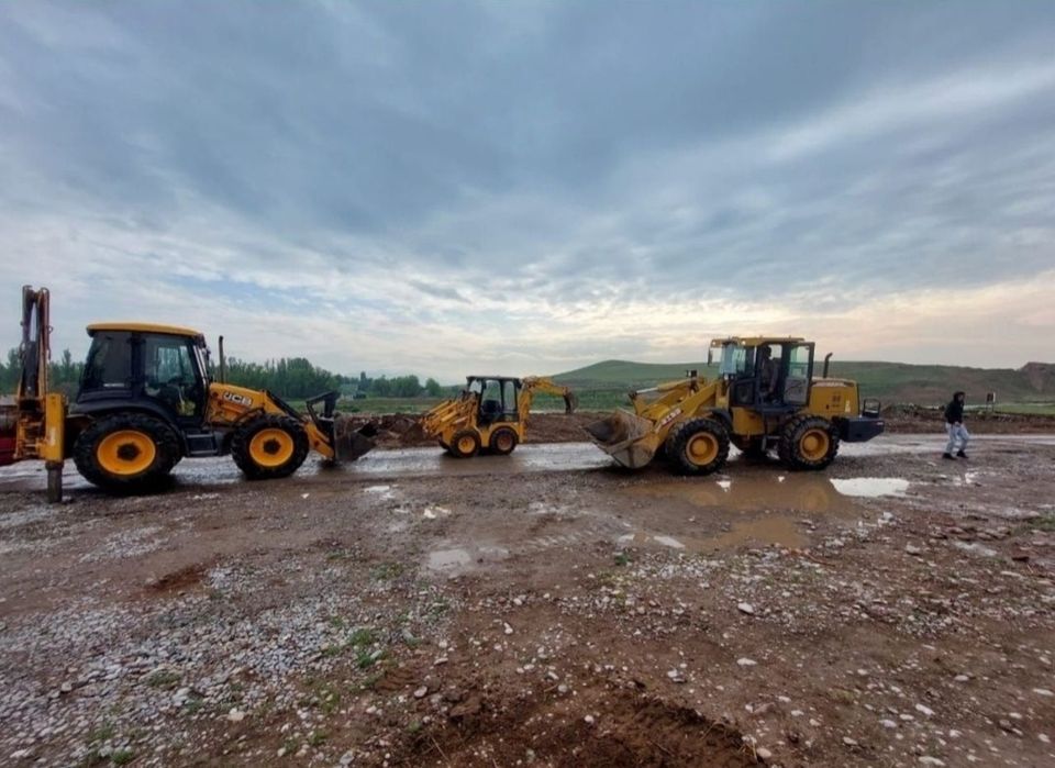 Услуги  экскаватора 3 в 1