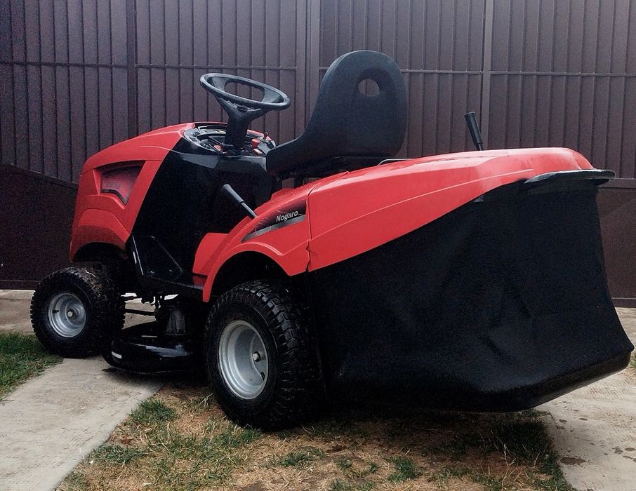 Vand  Tractoras  tuns gazon +masina taiat iarba