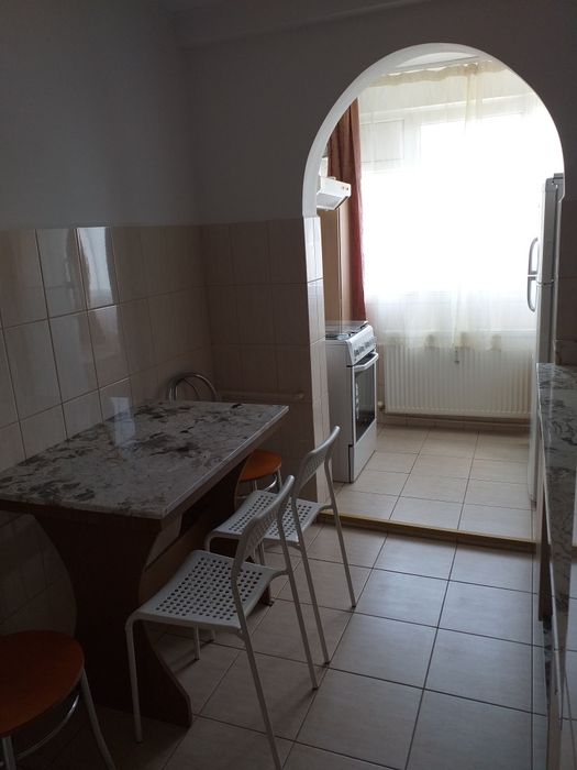 Apartament 2 camere de închiriat