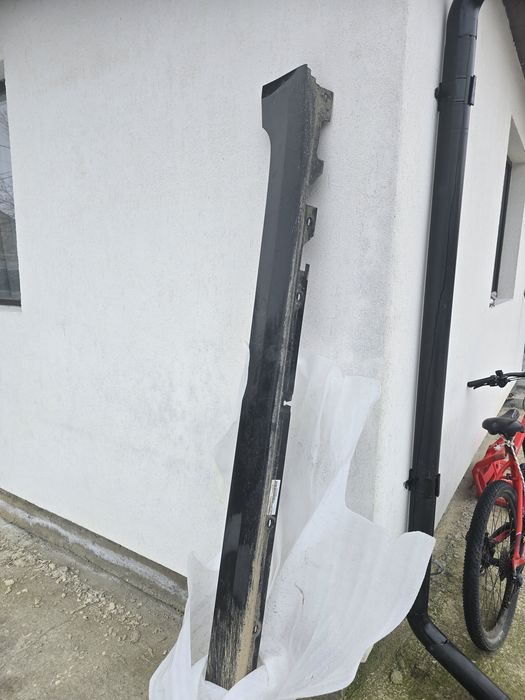 Prag Stanga Bmw G30 seria 5 negru