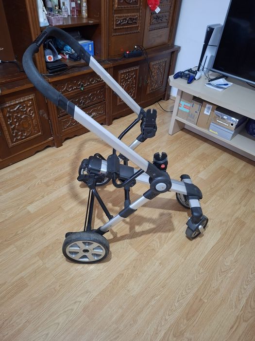 Vând pătuț pentru bebe