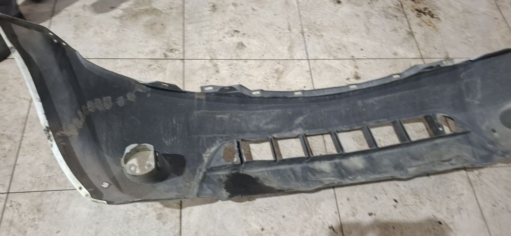 Продам бампер ниссан мурано 2003 года.