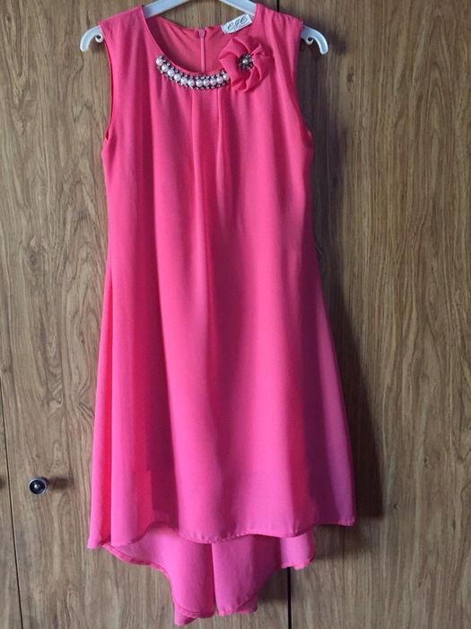 Платье нарядное для девочки 10-11лет.