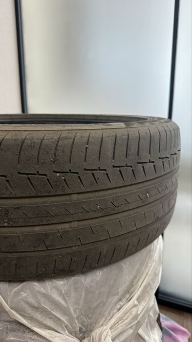 Продам шинаы комплект 235/45/18