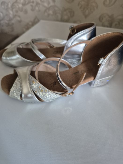 Бальные туфли для танцев