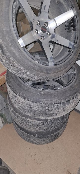 Продам титанки с летней резиной