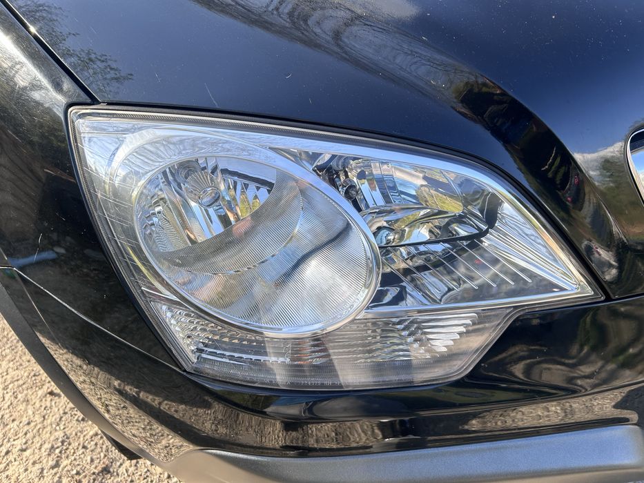 Far  opel antara  dreapta