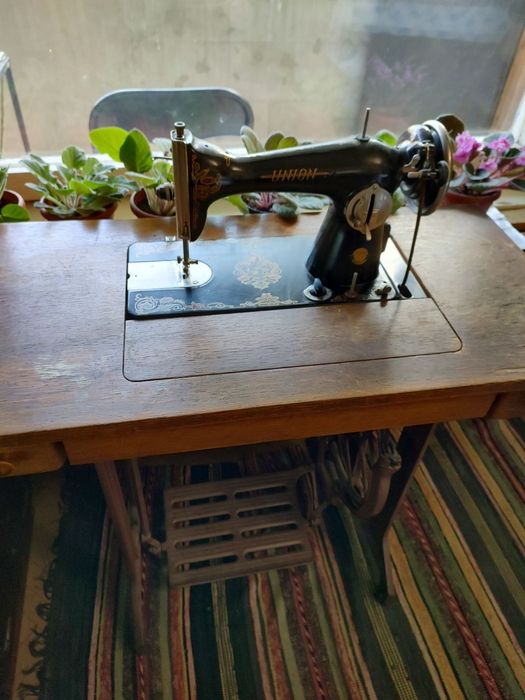 Крачна шевна машина