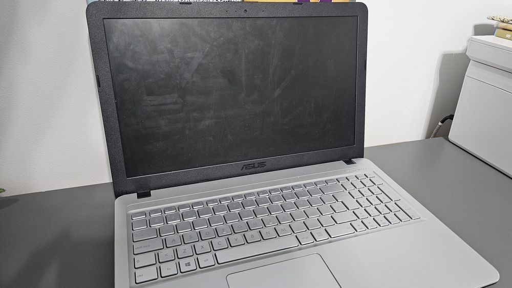 Vand leptop asus fără ssd
