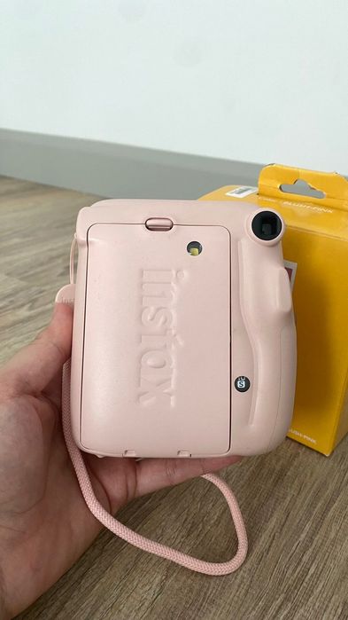 Instax mini 11 розового цвета