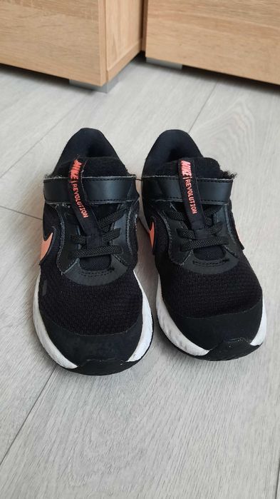 Adidasi Nike marimea 29,5