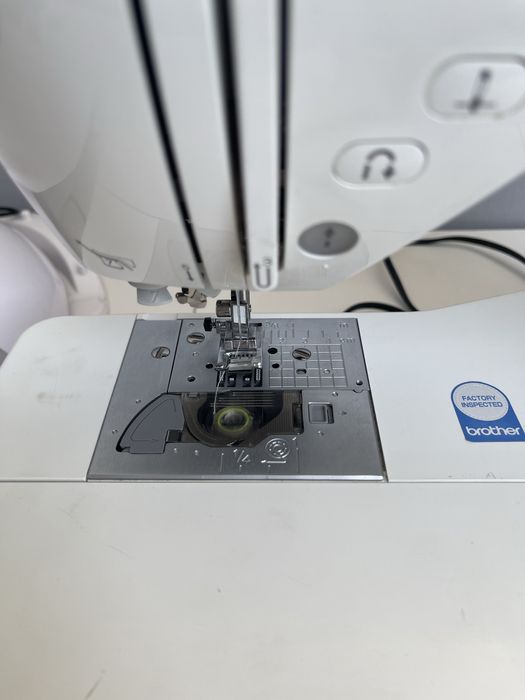 Швейная машинка и оверлок