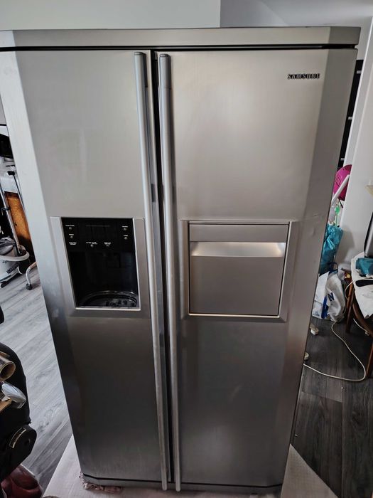 Frigider Side by Side Samsung