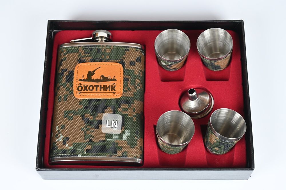 Туристически комплект манерка + 4 чашки за излет
