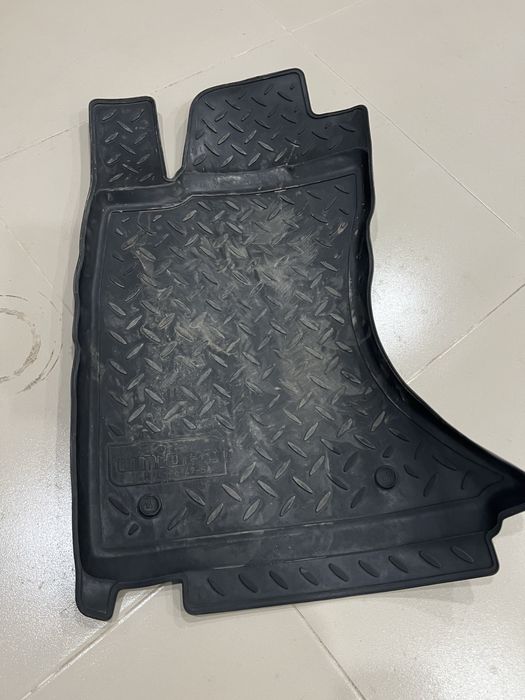 Продам полик от Лексус