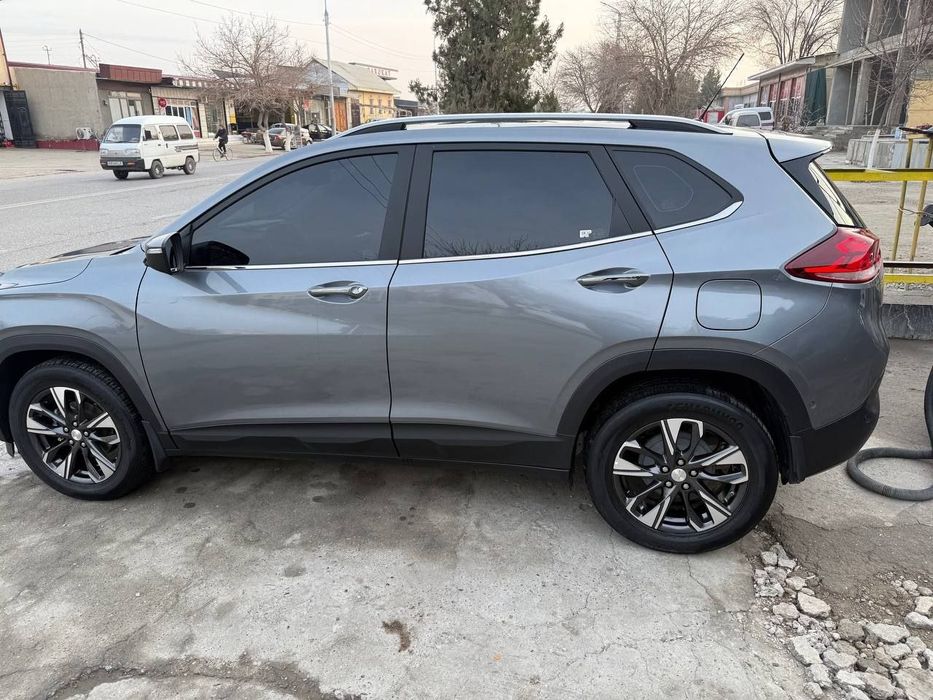 Трекер премьер 2023 йил пропанда сотилади