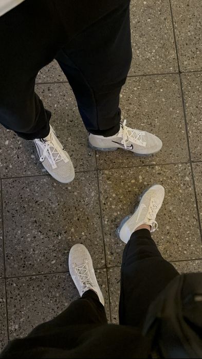 Кроссовки найки новые