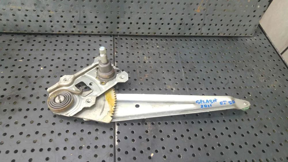 Macara manuala usa stanga spate suzuki splash