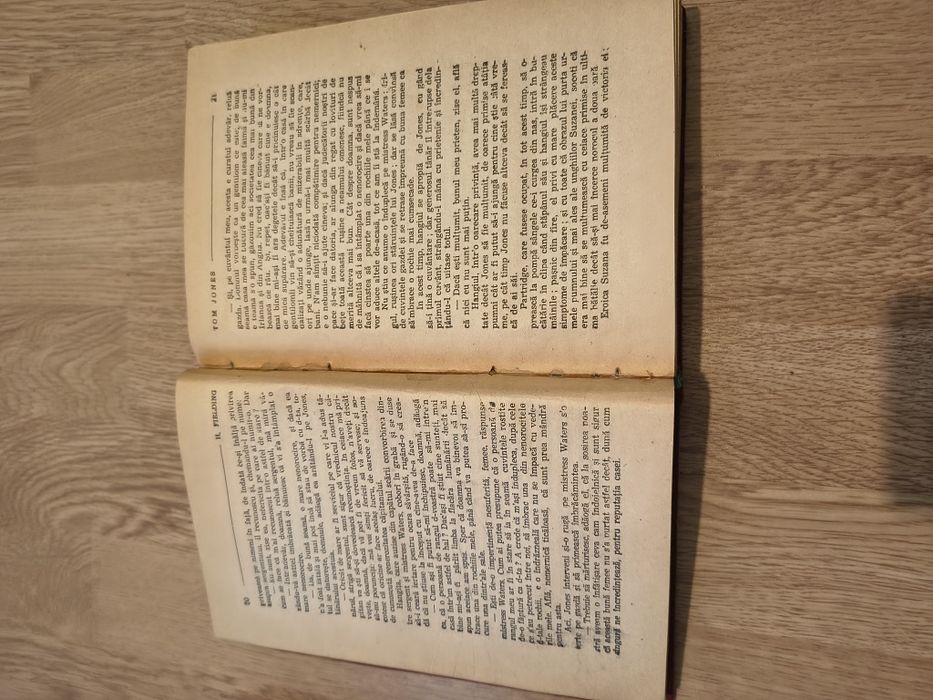 Cărți vechi...Tom Jones 1943 editura națională Gh Mecu