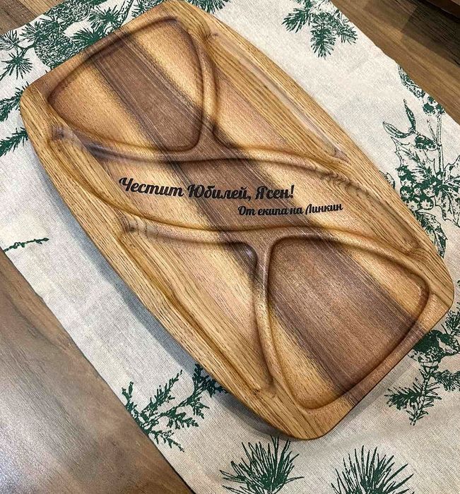 Ръчно изработени дъски за мезета, подноси изделия от дърво