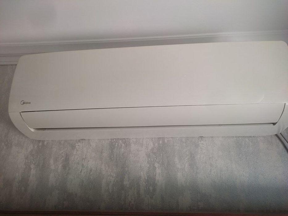 Срочно продается! Кондиционер MIDEA 24