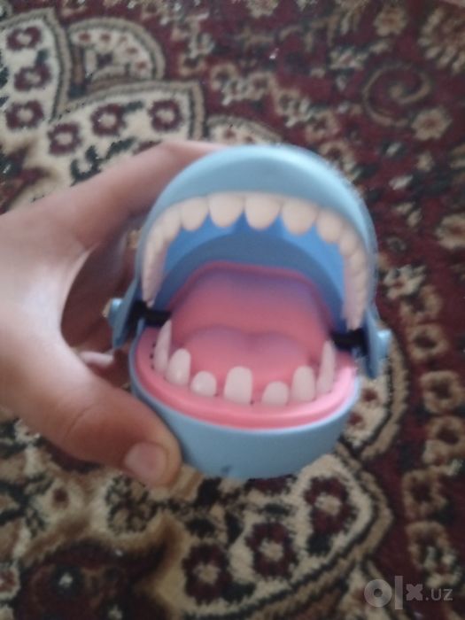 Shark dentist toy