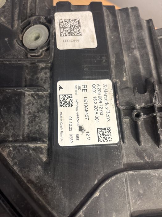 Фар Mercedes C-class W206