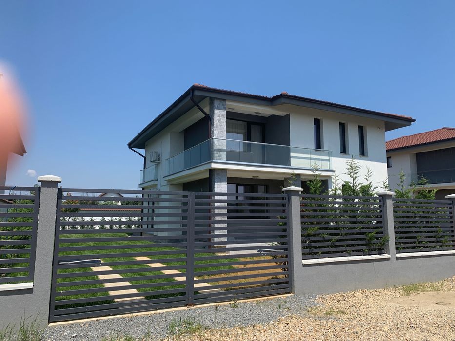 Casa deosebita in Sanmartin