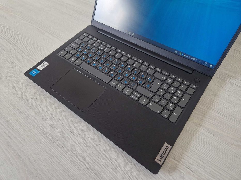Ноутбук Lenovo Celeron N4500 / 240GB SSD / 15.6" FHD / Для учебы
