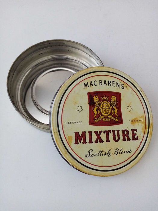 Ретро метални кутии за съхранение и колекция.