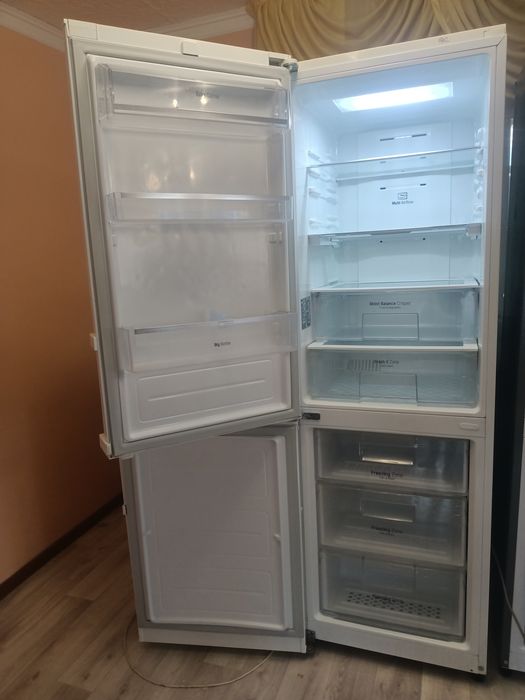 Холодильник LG в отличном состоянии