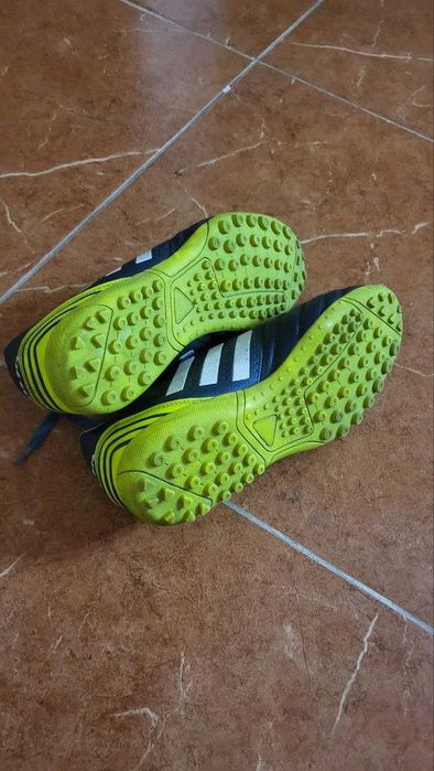 Кроссовки для футбола (сороконожки) для мальчика, 37 размер