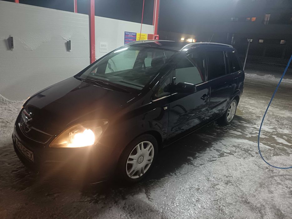 Vând Opel Zafira