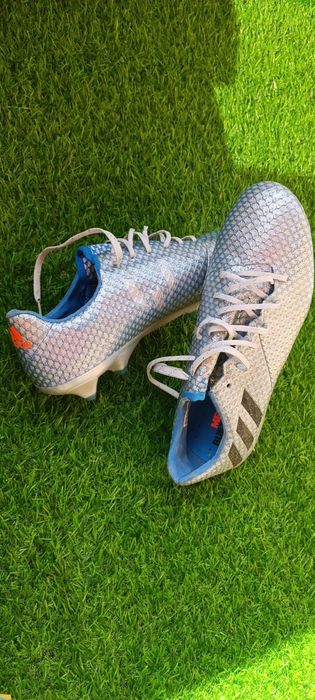 Чисто нови професионални футболни обувки ( бутонки ) Adidas Messi 16.1