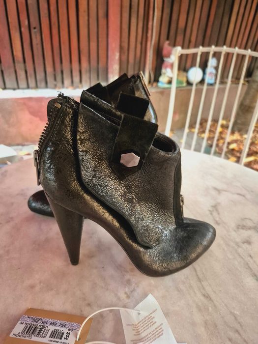 Vand Botine Galliano,  marimea 38