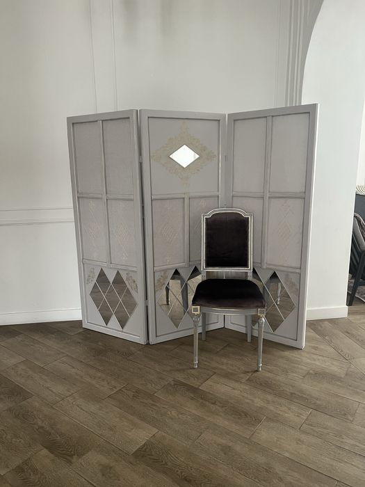 Продам ширму серую 3 секции. Стул.