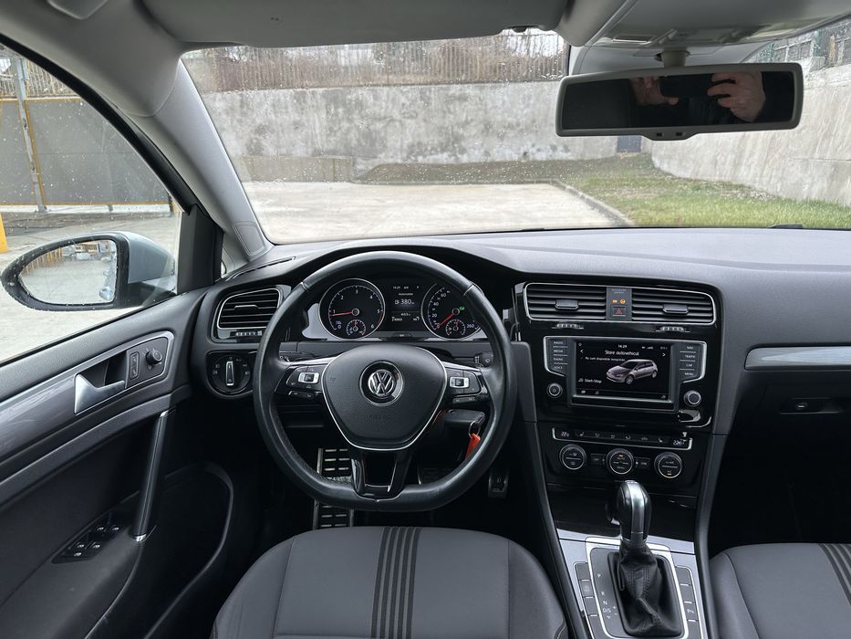 Volkswagen Golf 1.6Tdi 2016 Automat Bi-Xenon Navigatie Incalzire