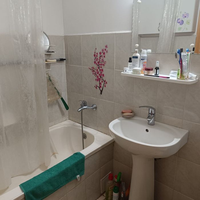 Inchiriez studio 43 mp  | Metrou Valea Ialomitei