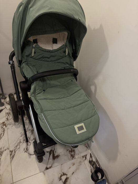 Cybex E- Priam 4 (Пълен комплект+аксесоари) (1900лв само шаси)