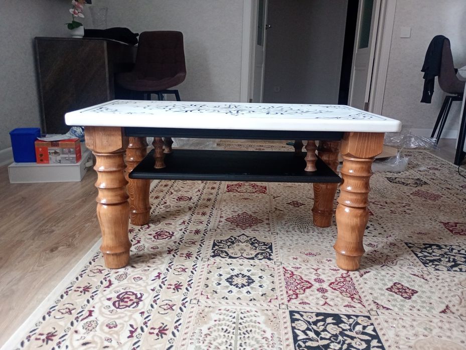 Продам Стол журнальный