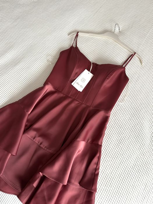 Нова официална рокля в бордо – сатен