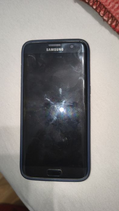 Продавам 2 броя S7 edge