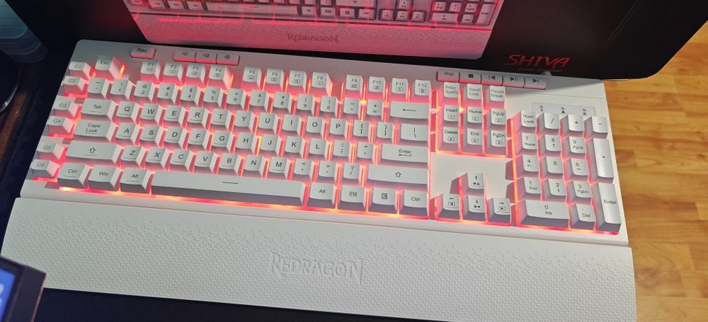 Vând Tastatură de Gaming.