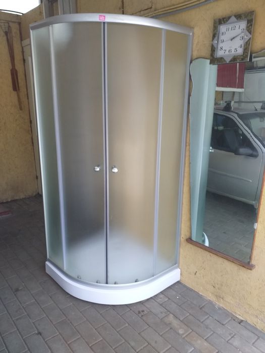 Cabine de duș stare foarte bună!