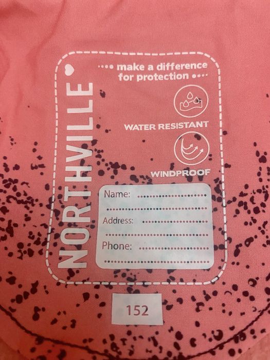 Geaca impermeabila si antivant marimea 152