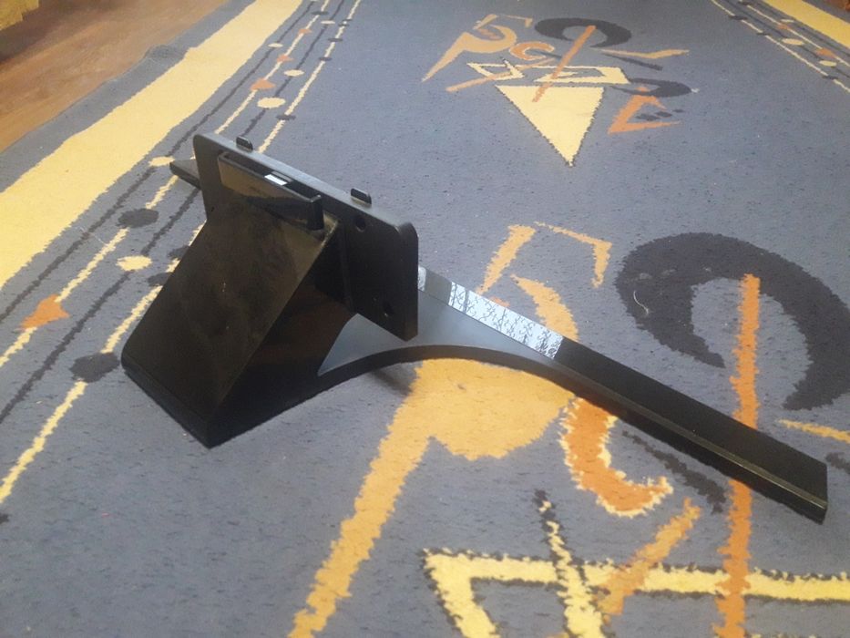 Подставка под ТВ